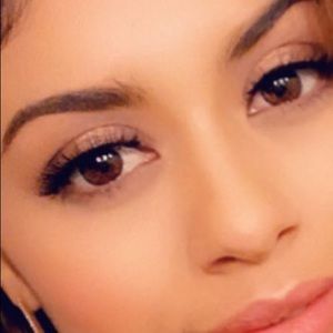 Meet your Posher, Monica